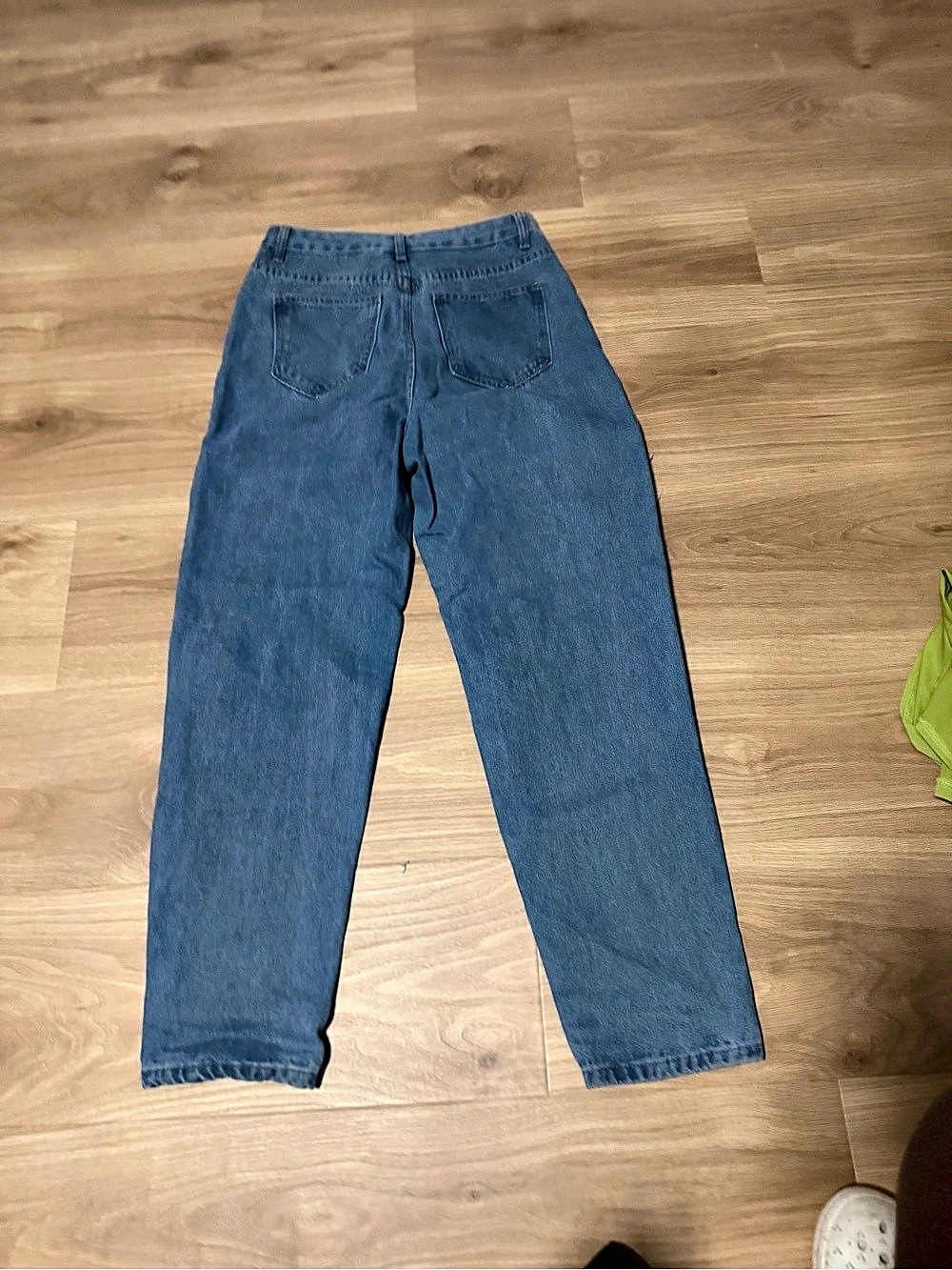 SHEIN High Waist Ripped Mom Jeans Distressed Boyfriend Jeans in Blue Size Medium